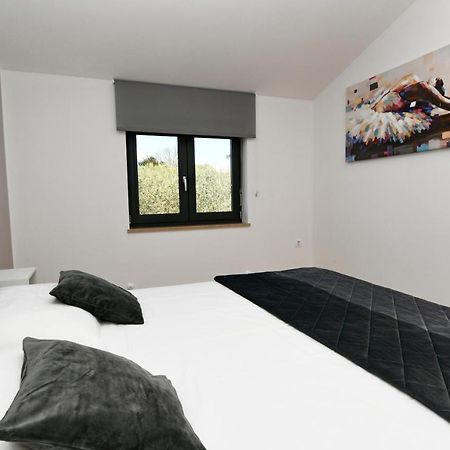R2 Apartment By Residence Rudan Vizinada ภายนอก รูปภาพ