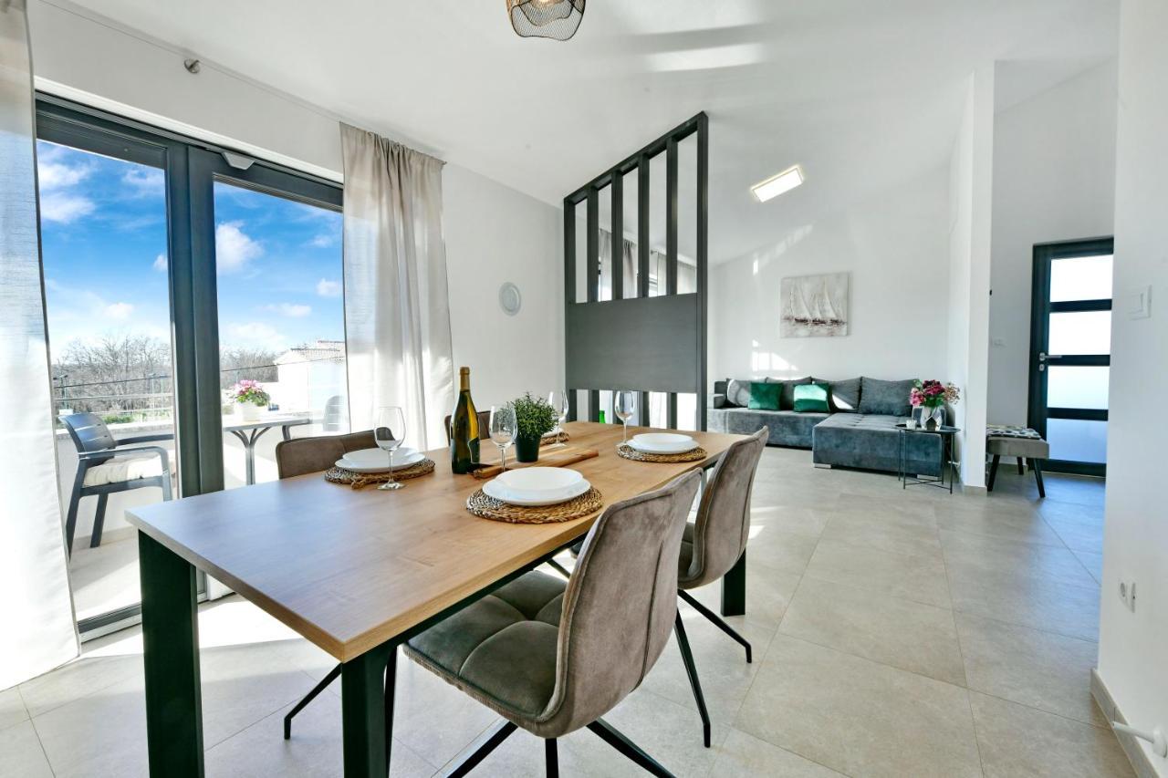 R2 Apartment By Residence Rudan Vizinada ภายนอก รูปภาพ