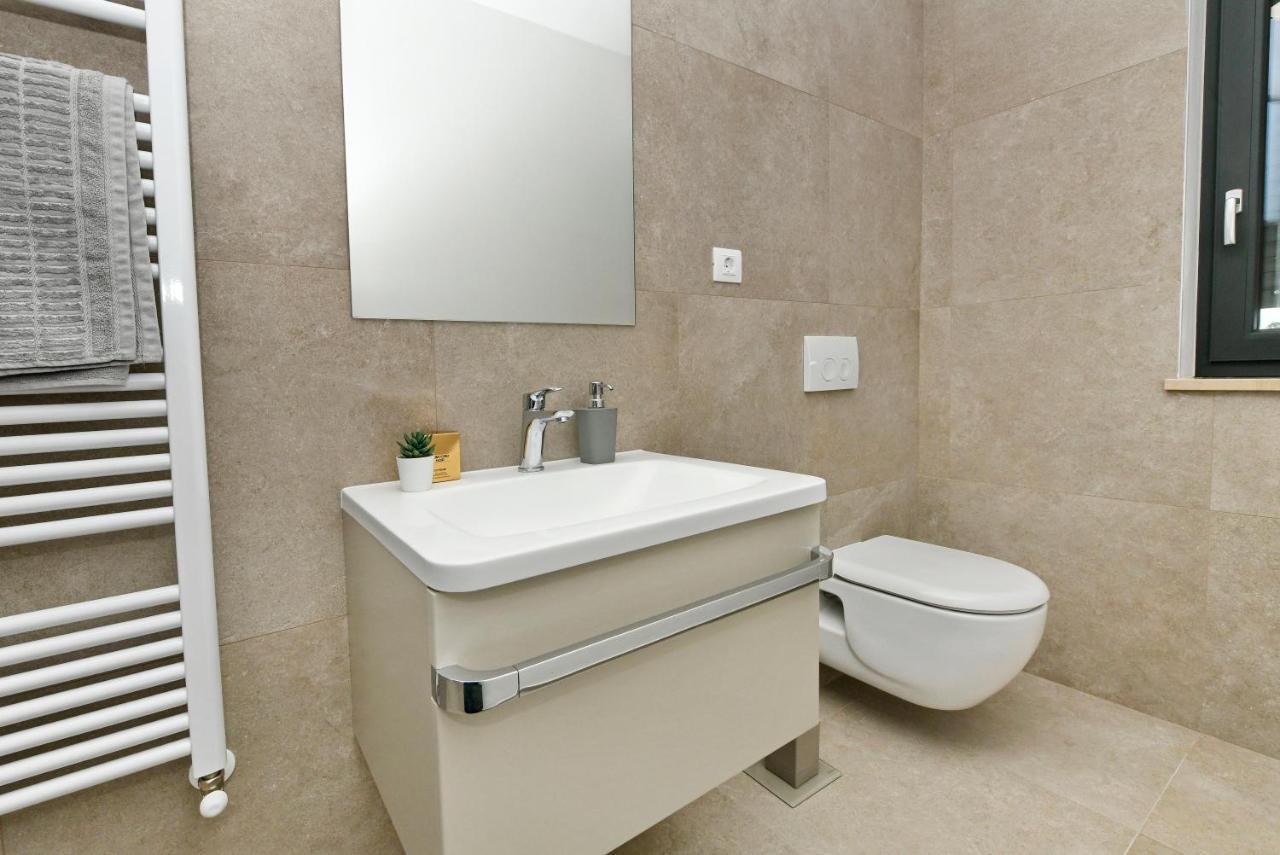 R2 Apartment By Residence Rudan Vizinada ภายนอก รูปภาพ
