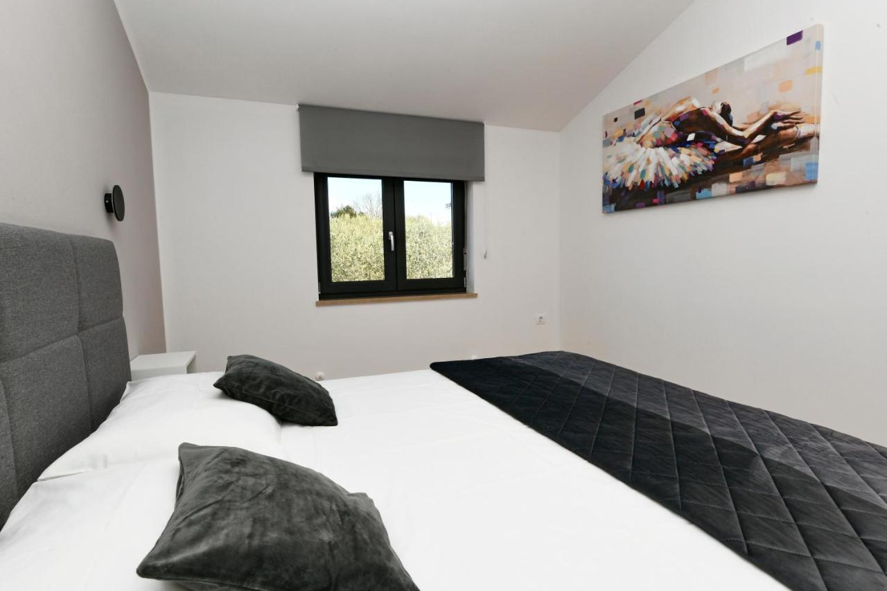 R2 Apartment By Residence Rudan Vizinada ภายนอก รูปภาพ