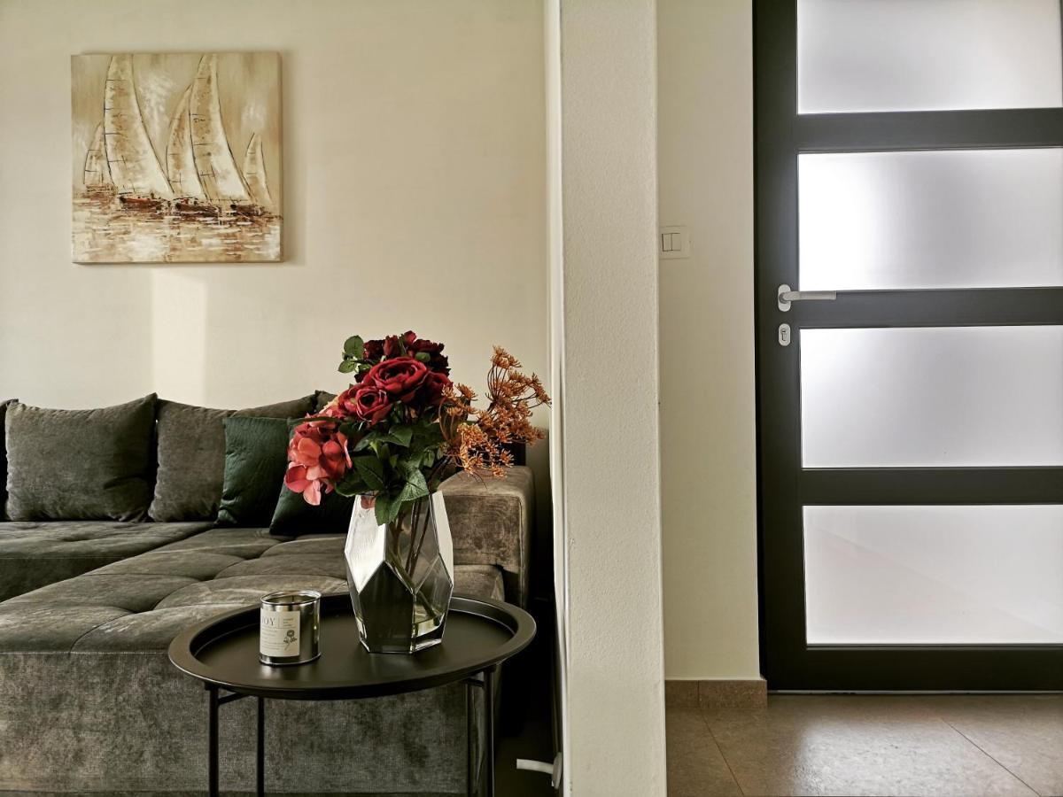 R2 Apartment By Residence Rudan Vizinada ภายนอก รูปภาพ